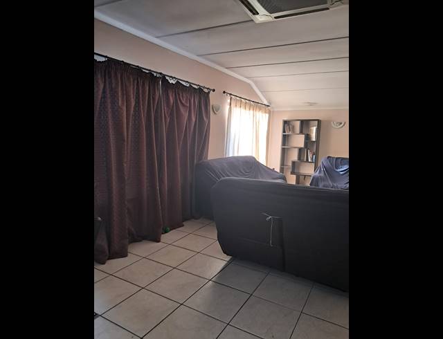 3 BEDROOM SIMPLEX SOLD IN BLUFF